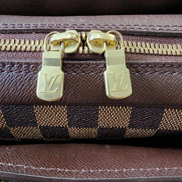 Authentic LV Triana - Picture 12 of 16
